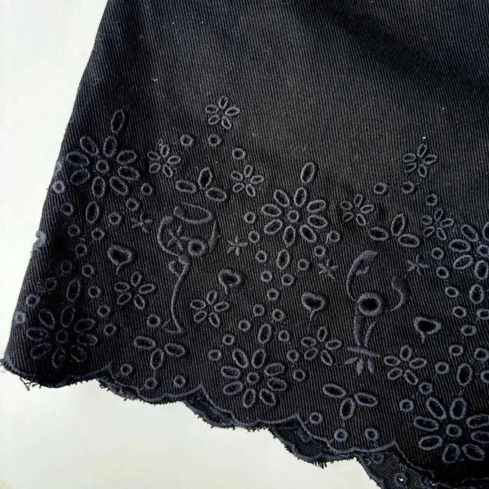 NWT Staud Noemie Embroidered Scallop Non-stretch Denim Shorts in Black Size 4 - Picture 4 of 6
